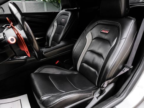 Used 2019 Chevrolet Camaro SS image 33