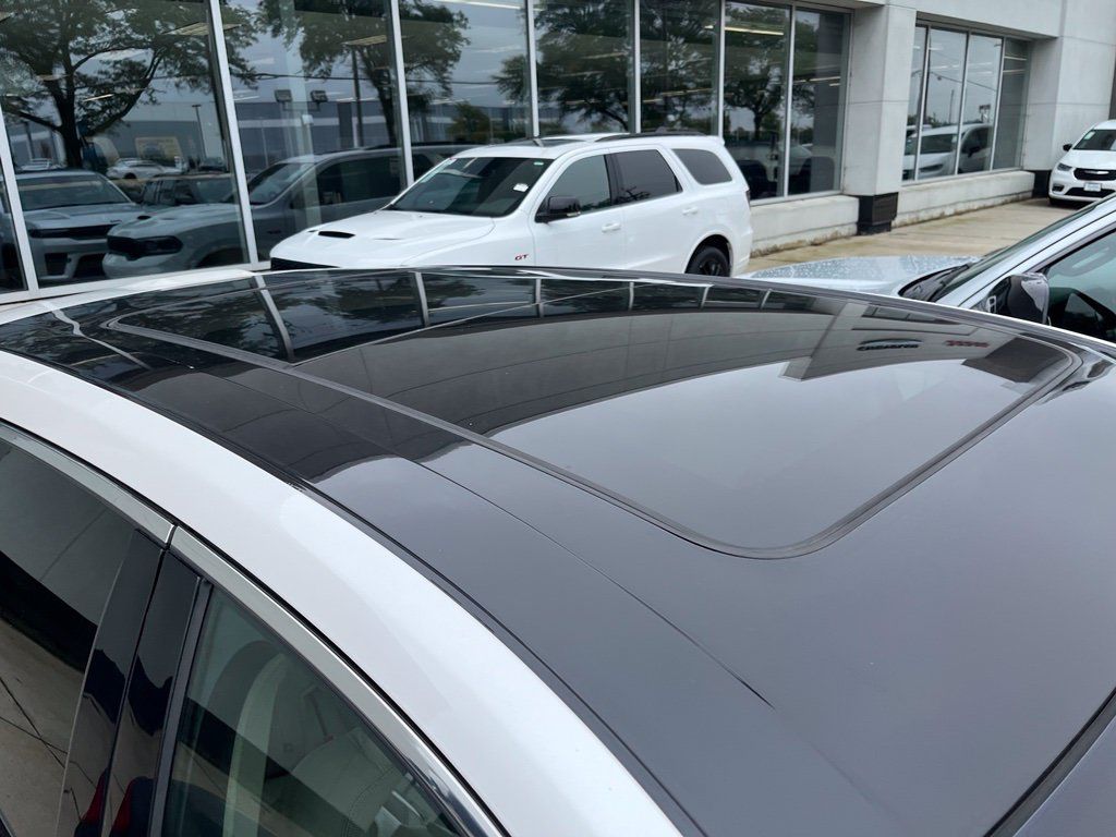 Used 2019 Lincoln Nautilus Reserve AWD/4WD image 3