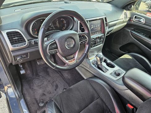 Used 2018 Jeep Grand Cherokee Trailhawk AWD/4WD image 12