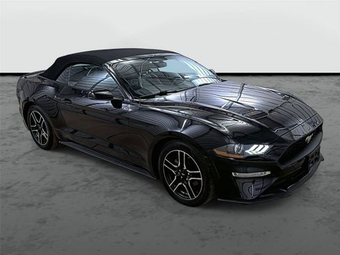 Used 2020 Ford Mustang Premium image 5