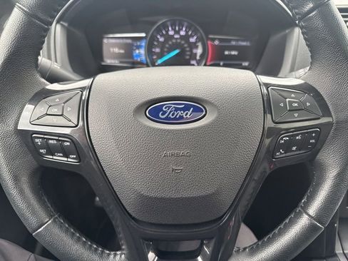 Used 2018 Ford Explorer XLT w/ Equipment Group 202A AWD/4WD image 11