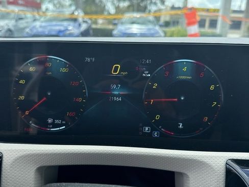 Used 2023 Mercedes-Benz CLA 250 image 2