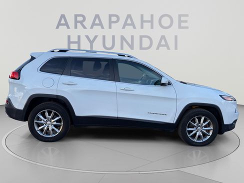 Used 2017 Jeep Cherokee Limited AWD/4WD image 6