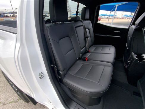 Used 2024 Chevrolet Colorado LT w/ LT Convenience Package III image 20