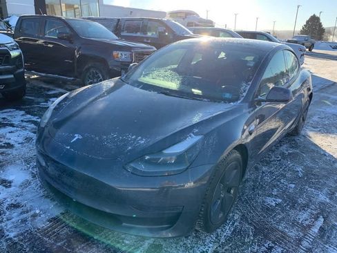 Used 2023 Tesla Model 3 Standard Range image 8