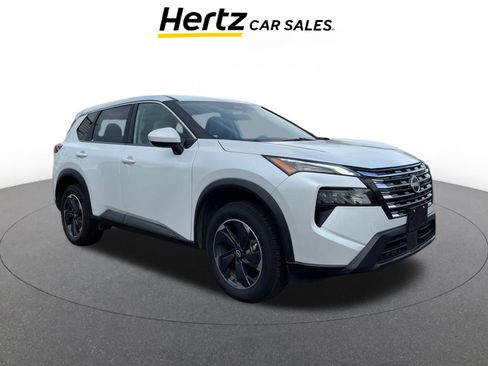 Used 2025 Nissan Rogue SV image 1