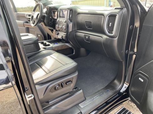Used 2021 GMC Sierra 3500 Denali w/ Denali Black Diamond Edition image 17