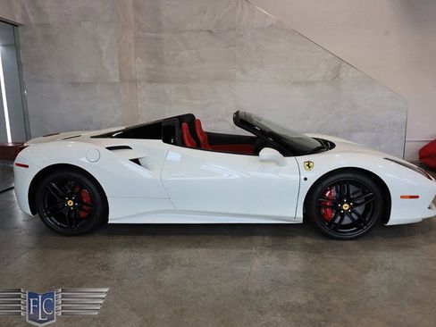 Used 2018 Ferrari 488 Spider RWD image 57