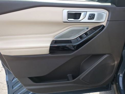 Used 2021 Ford Explorer Platinum w/ Equipment Group 601A image 12