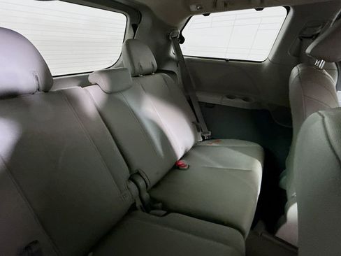 Certified 2020 Toyota Sienna XLE w/ XLE Navigation Package image 27