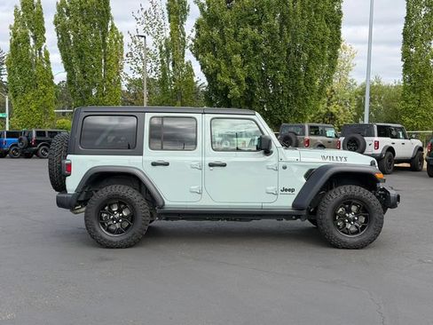 Used 2024 Jeep Wrangler Unlimited Sport AWD/4WD image 2