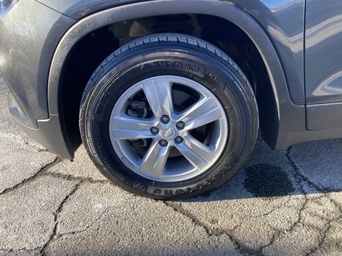 Used 2020 Chevrolet Trax LS image 21