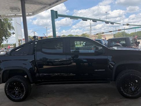 Used 2019 Chevrolet Colorado ZR2 w/ ZR2 Midnight Special Edition AWD/4WD image 4