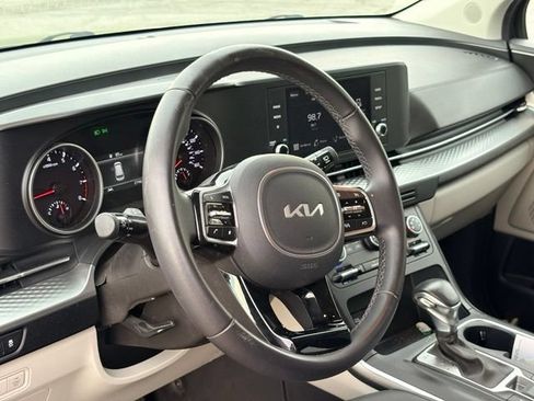 Certified 2024 Kia Carnival LX FWD image 13