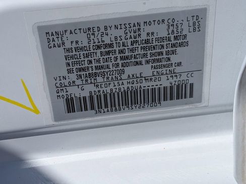 Used 2025 Nissan Sentra S image 32