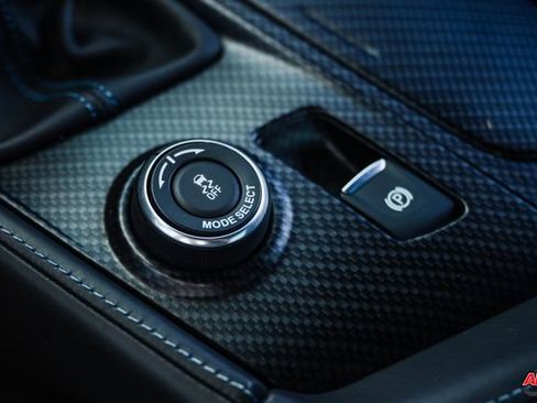 Used 2014 Chevrolet Corvette Stingray Z51 w/ 3LT Preferred Equipment Group image 21