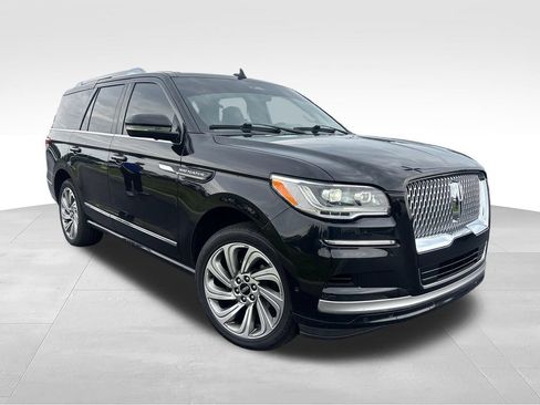 Used 2022 Lincoln Navigator Reserve AWD/4WD image 7