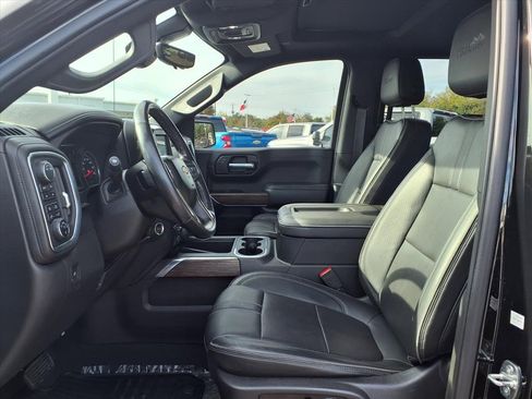 Used 2022 Chevrolet Silverado 1500 High Country w/ Technology Package image 17