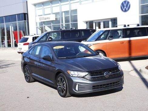 Used 2023 Volkswagen Jetta Sport image 1