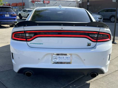 Used 2018 Dodge Charger R/T Scat Pack RWD image 6