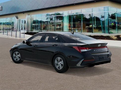 New 2026 Hyundai Elantra SE image 5