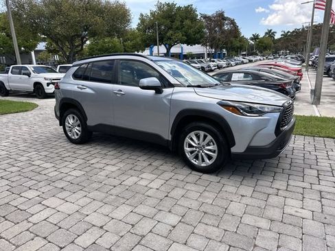 Used 2023 Toyota Corolla Cross LE FWD image 15