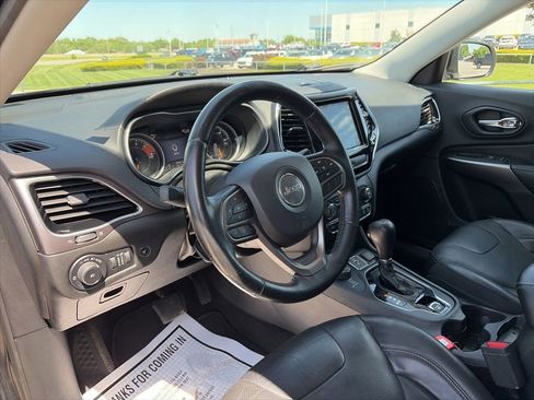 Used 2019 Jeep Cherokee Limited AWD/4WD image 45
