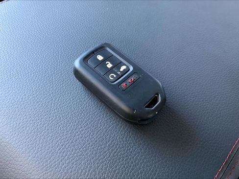 Used 2025 Honda Passport Black Edition image 15