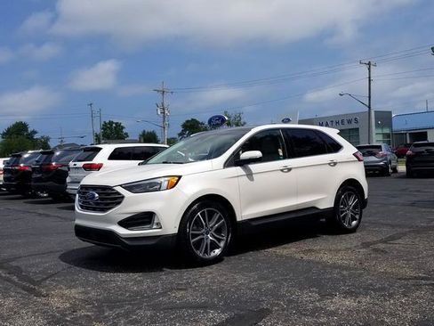 Used 2019 Ford Edge Titanium w/ Equipment Group 301A AWD/4WD image 2