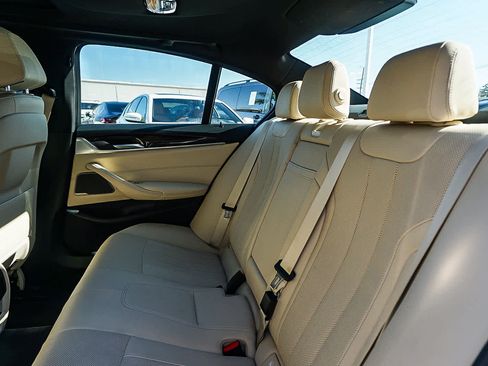 Certified 2023 BMW 530i w/ Premium Package image 19