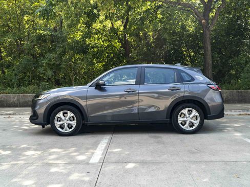 Used 2025 Honda HR-V LX image 6