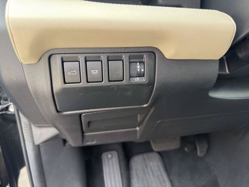 Used 2023 Subaru Ascent Limited AWD/4WD image 28