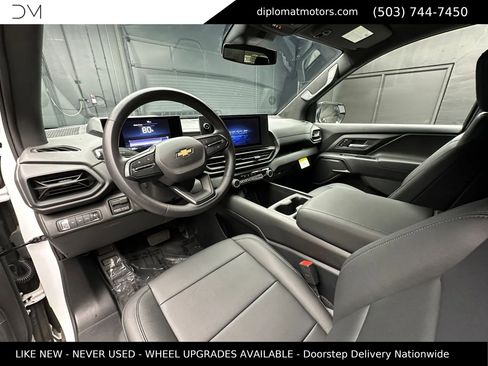 Used 2024 Chevrolet Silverado EV W/T AWD/4WD image 17
