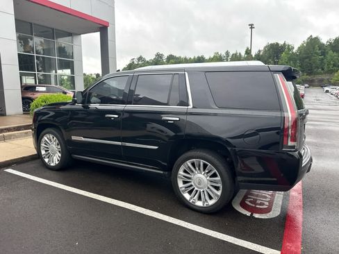 Used 2018 Cadillac Escalade Platinum AWD/4WD image 5