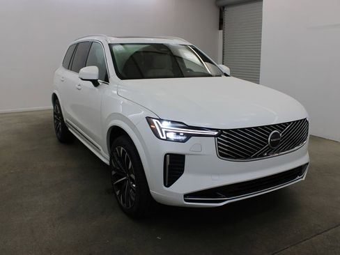 New 2026 Volvo XC90 B5 Core AWD/4WD image 6