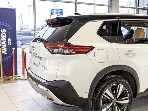 Used 2022 Nissan Rogue Platinum w/ Head-Up Display Package image 12