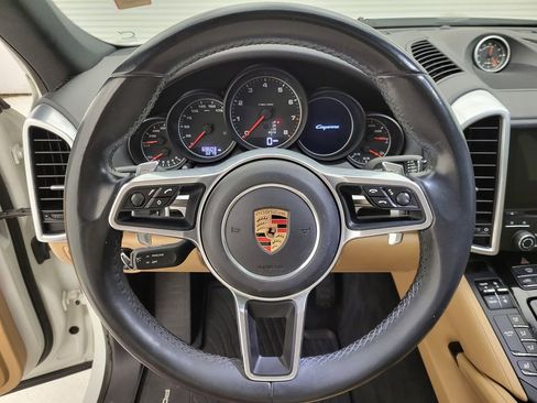Used 2018 Porsche Cayenne Platinum Edition image 5