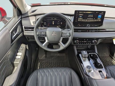 Used 2025 Mitsubishi Outlander SEL FWD image 14