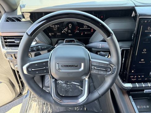 Used 2025 GMC Yukon Denali w/ Denali Reserve Package AWD/4WD image 23