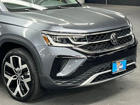 Used 2023 Volkswagen Taos SEL image 40