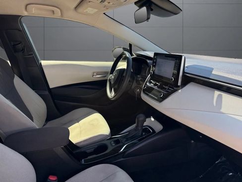 Used 2020 Toyota Corolla LE FWD image 21