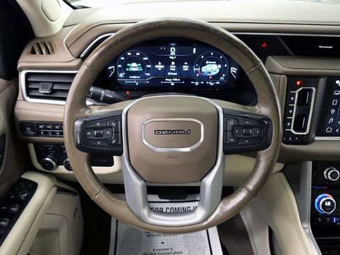 Used 2023 GMC Yukon XL Denali AWD/4WD image 24