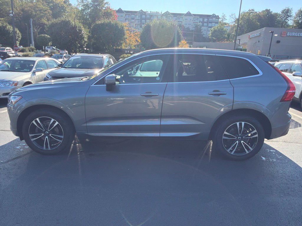 Used 2020 Volvo XC60 T5 Momentum w/ Protection Package AWD/4WD image 3