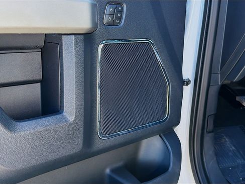 Used 2022 Ford F250 Lariat w/ Black Appearance Package image 22