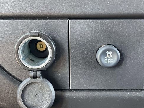 Used 2024 Chevrolet Express 2500 w/ Driver Convenience Package image 20