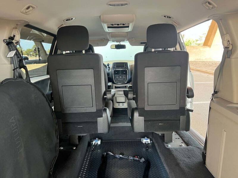 Used 2017 Dodge Grand Caravan SE w/ Power Window Group FWD image 35
