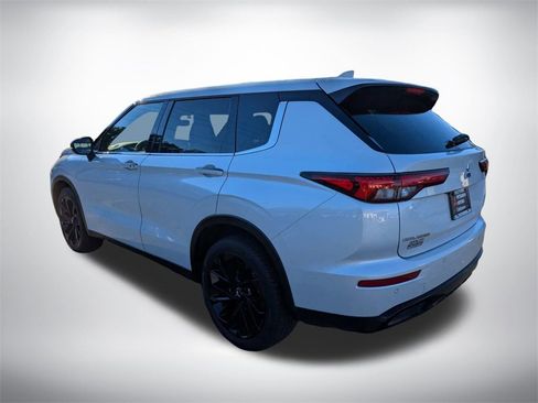 Used 2024 Mitsubishi Outlander FWD image 6