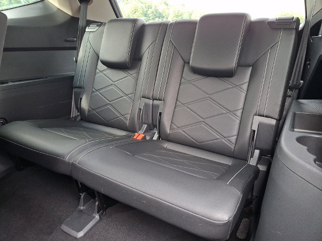 Used 2025 Volkswagen Atlas SE AWD/4WD image 19