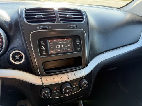 Used 2018 Dodge Journey SE w/ Popular Equipment Group image 14