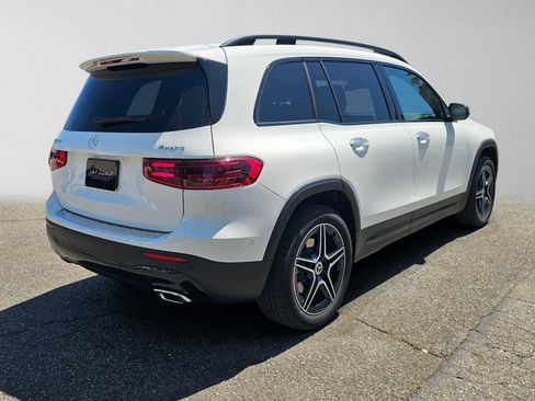 Used 2026 Mercedes-Benz GLB 250 4MATIC image 3